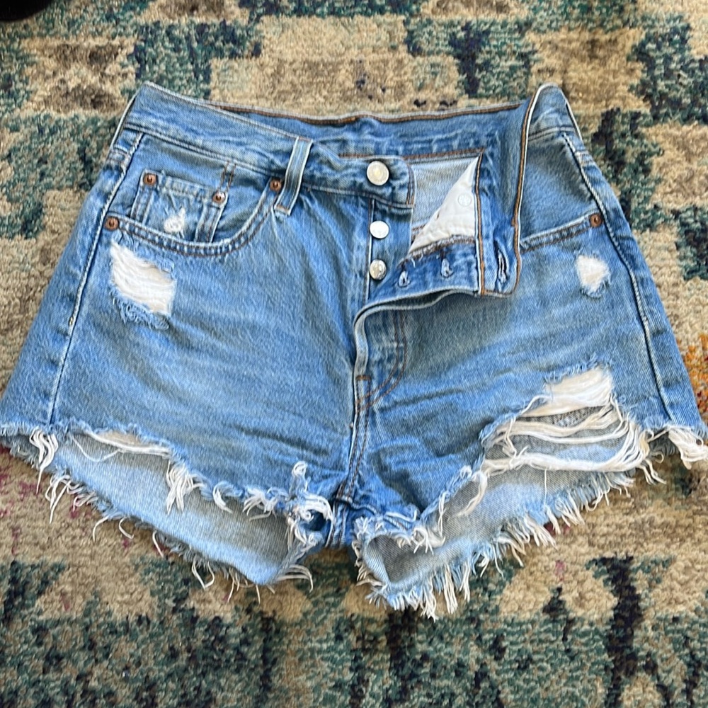 LEVIS 501 shorts W25 original fit high rise shorts